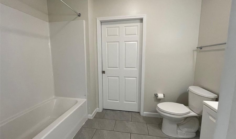 47 Park Ave D, Amityville, NY 11701 - 1 Beds, 1 Bath