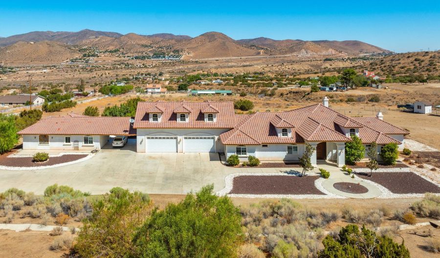 32132 Calle Del Roja, Acton, CA 93510 - 6 Beds, 4 Bath