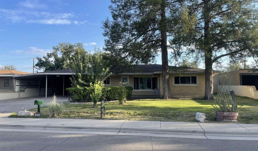 805 W Bullock Ave, Artesia, NM 88210 - 3 Beds, 2 Bath