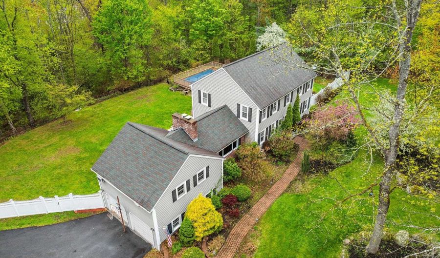 13 Birchwood Cir, Bedford, NH 03110 - 4 Beds, 4 Bath