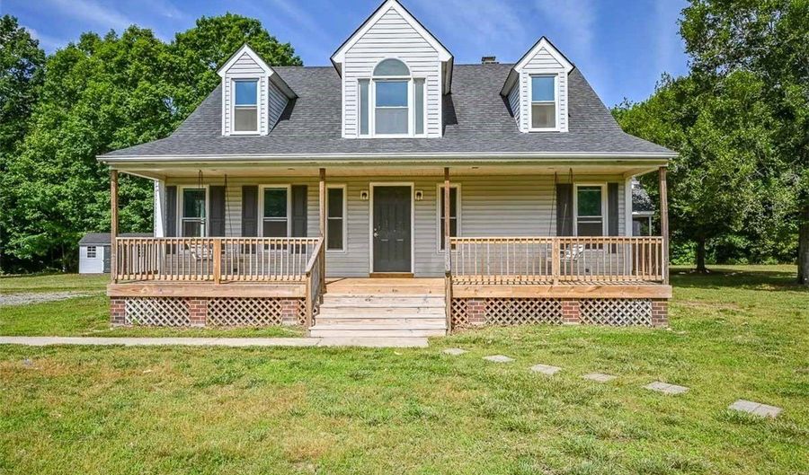 547 Dover Ln, Aylett, VA 23009 - 3 Beds, 3 Bath
