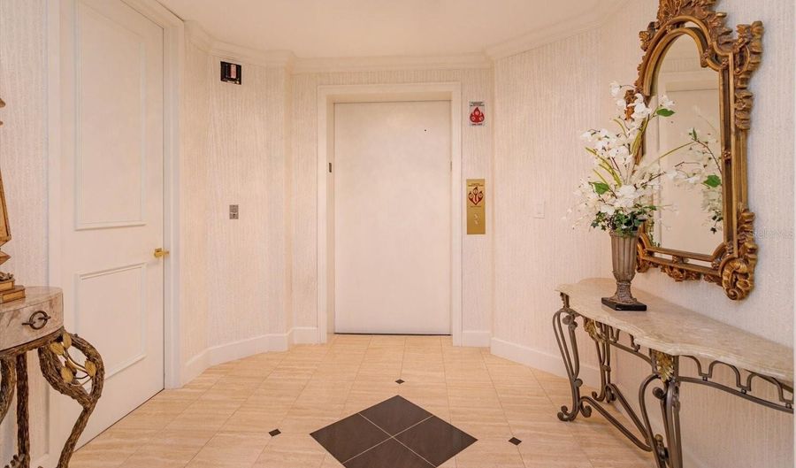 1110 W IVANHOE Blvd 9, Orlando, FL 32804 - 3 Beds, 4 Bath