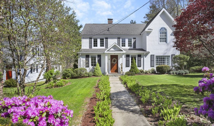 78 Hoyts Hl, Bethel, CT 06801 - 4 Beds, 3 Bath