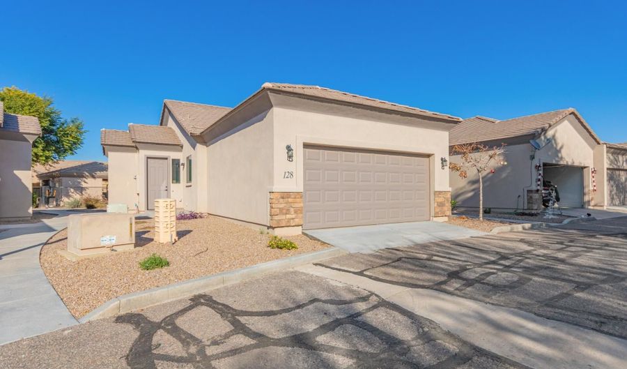 846 N PUEBLO Dr 128, Casa Grande, AZ 85122 - 3 Beds, 2 Bath