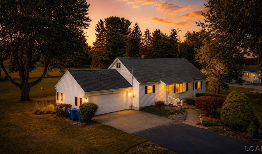 2760 Sharp Rd, Adrian, MI 49221 - 3 Beds, 2 Bath