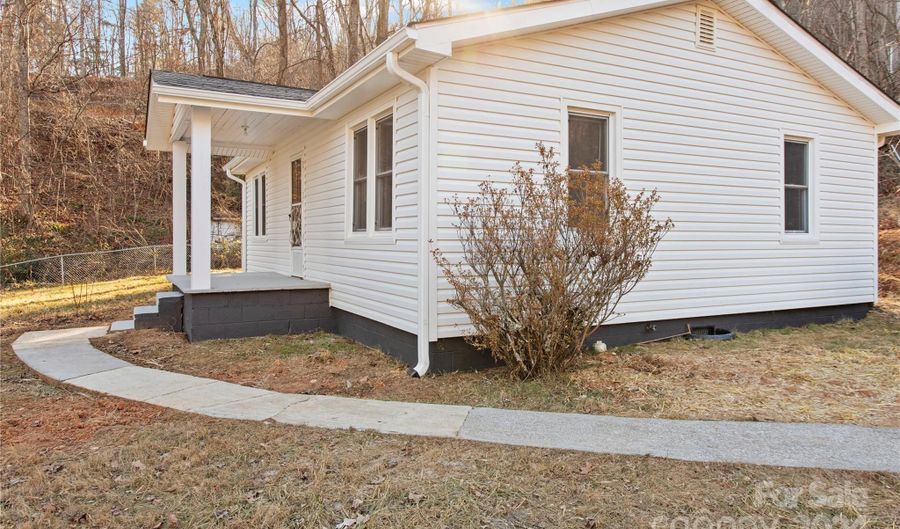 552 Bailey Rd, Asheville, NC 28806 - 3 Beds, 1 Bath