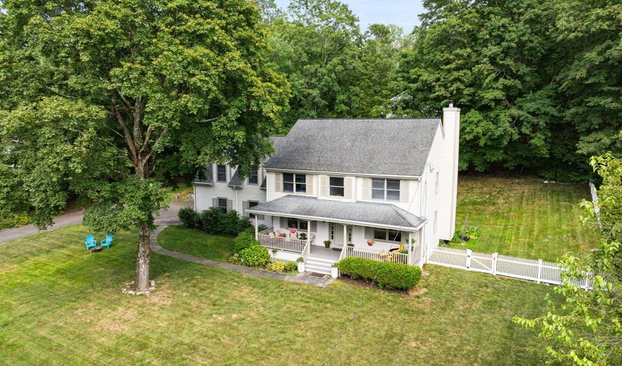 489 Hoyt St, Darien, CT 06820 - 4 Beds, 3 Bath