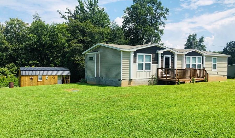 929 Division Rd, Albany, KY 42602 - 3 Beds, 2 Bath