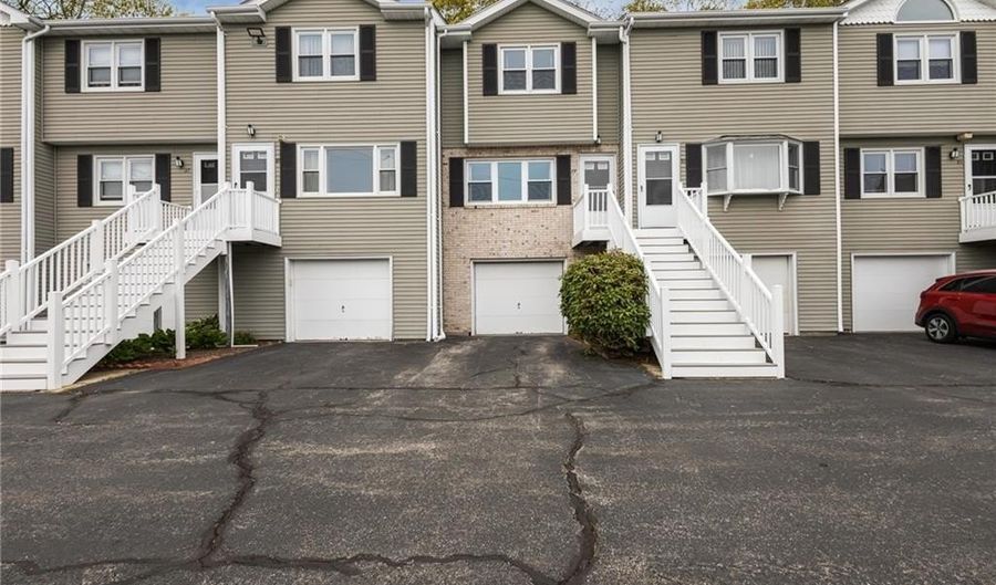 47 Morgan Ave 29, Johnston, RI 02919 - 2 Beds, 2 Bath