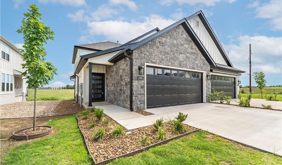 2909 SW Hampshire, Bentonville, AR 72713 - 3 Beds, 2 Bath