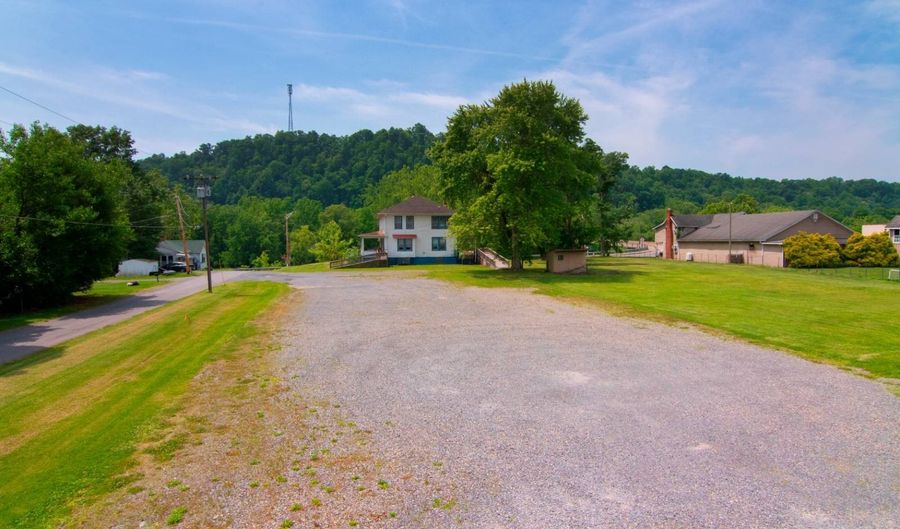 101 Davis, Alderson, WV 24910 - 3 Beds, 2 Bath