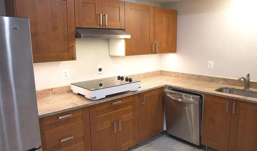3505 ALPHA Pl, Annandale, VA 22003 - 2 Beds, 1 Bath