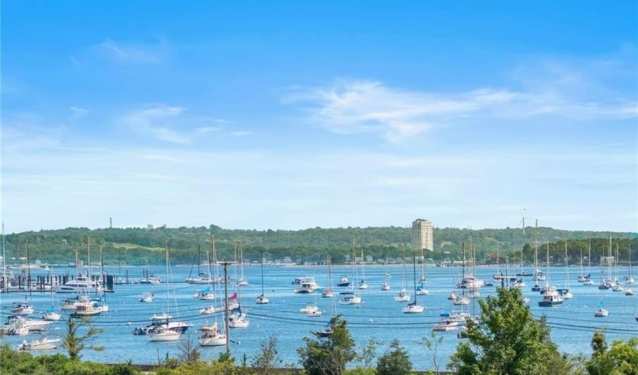 44 State St 2, Bristol, RI 02809 - 3 Beds, 2 Bath