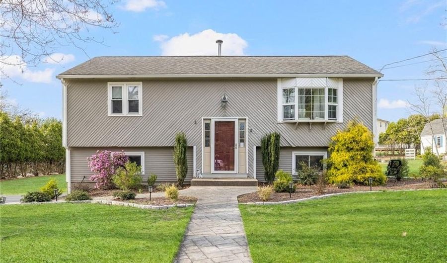 11 Nichole Ln, Coventry, RI 02816 - 3 Beds, 2 Bath