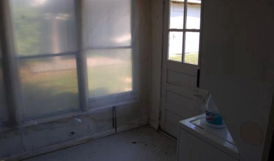 2 SPRUCE Ln, Annapolis, MD 21401 - 1 Beds, 1 Bath