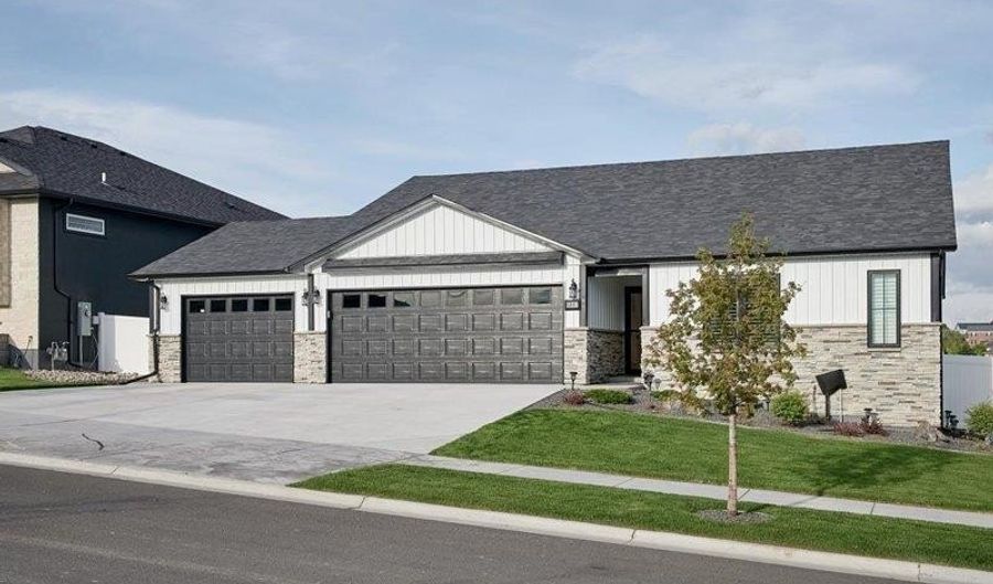 5801 MICA Blf, Cheyenne, WY 82009 - 5 Beds, 3 Bath