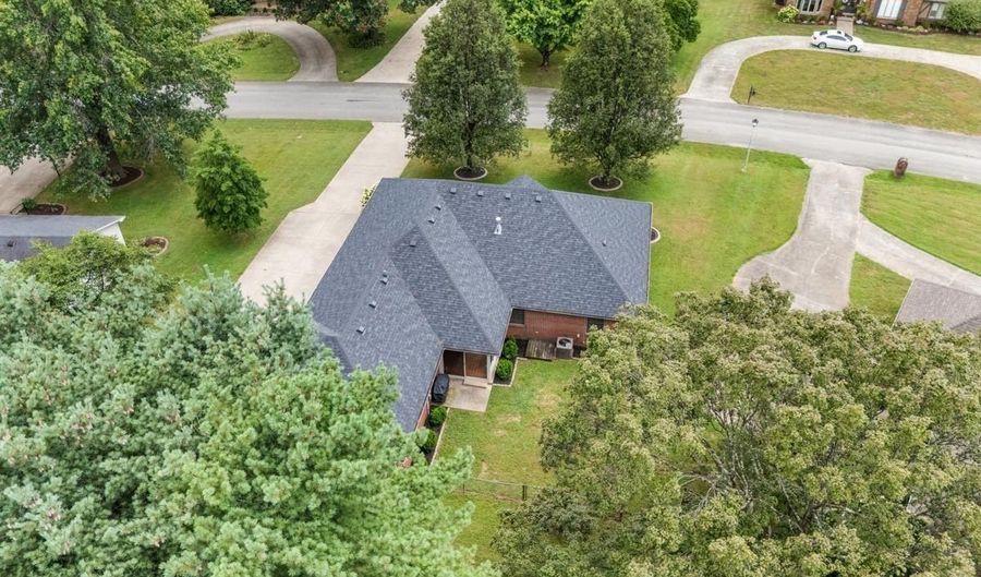 306 Edgewood Dr, Bardstown, KY 40004 - 3 Beds, 2 Bath