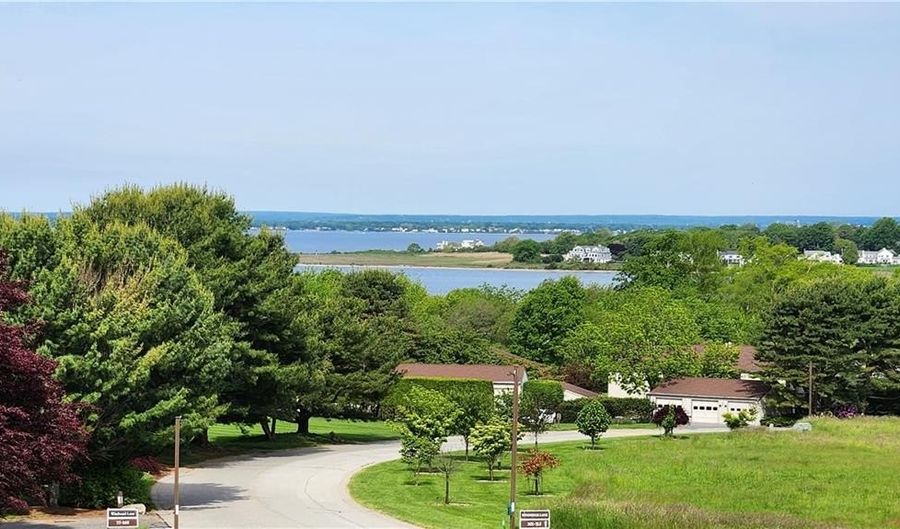 272 N Farm Dr, Bristol, RI 02809 - 2 Beds, 2 Bath