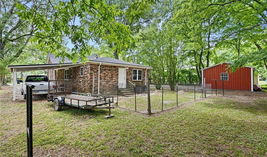 405 NE 3rd St, Atkins, AR 72823 - 2 Beds, 2 Bath