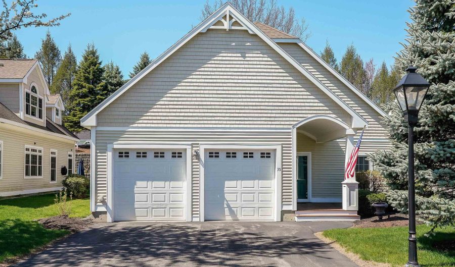 35 Metea Ln, Bedford, NH 03110 - 2 Beds, 2 Bath