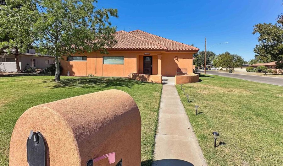 1509 Monroe St, Carlsbad, NM 88220 - 4 Beds, 3 Bath