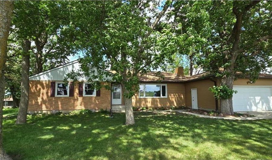 1713 S Shore Dr, Albert Lea, MN 56007 - 3 Beds, 3 Bath