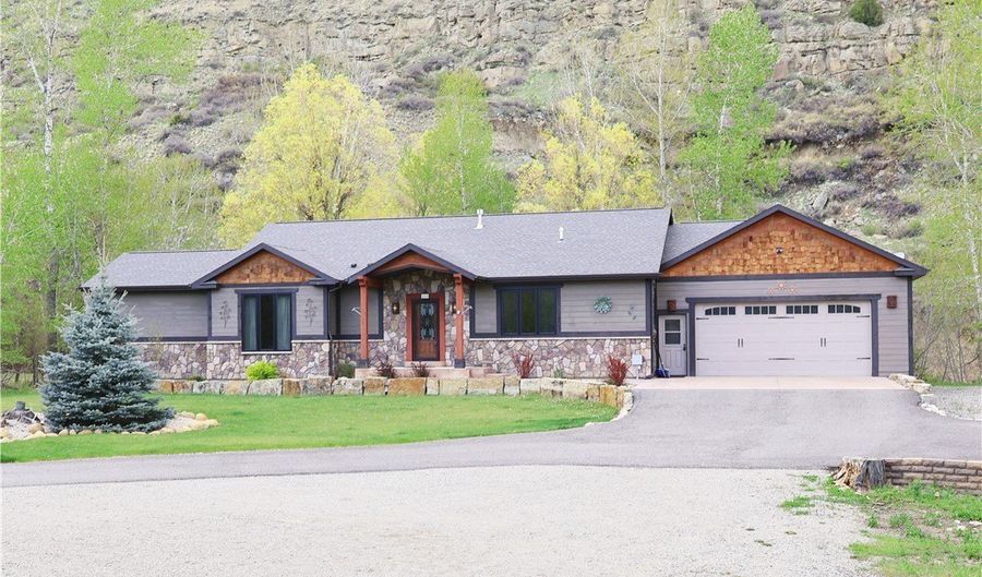 229 W School St, Absarokee, MT 59001 - 2 Beds, 2 Bath