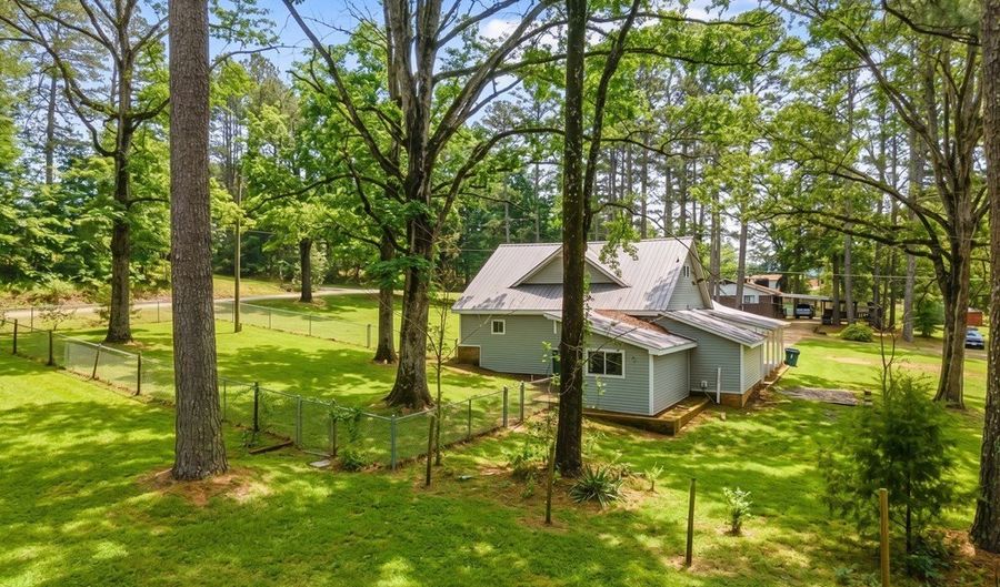 319 Rogers Ave, Bruce, MS 38915 - 4 Beds, 3 Bath