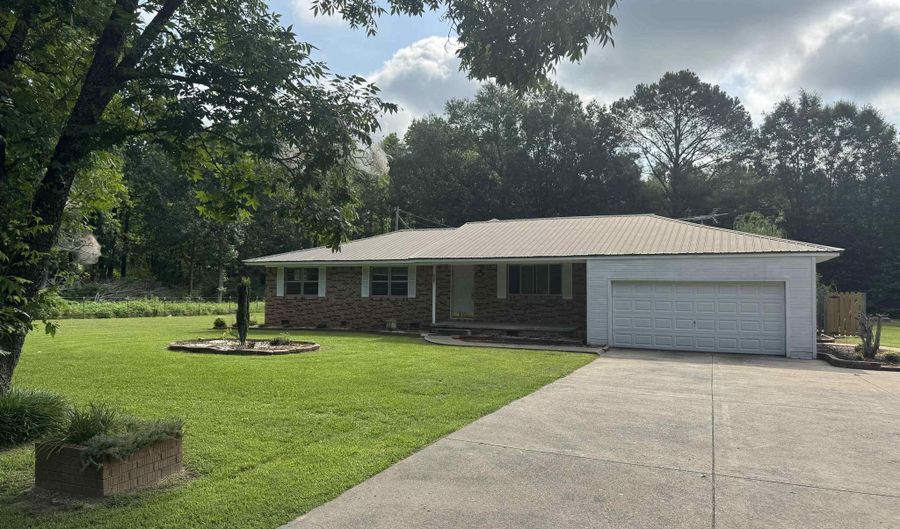 3267 S Hwy 31, Beebe, AR 72012 - 3 Beds, 2 Bath