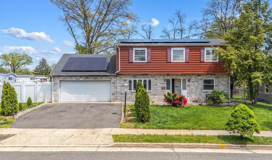 42 Mark Pl, Avenel, NJ 07001 - 4 Beds, 2 Bath