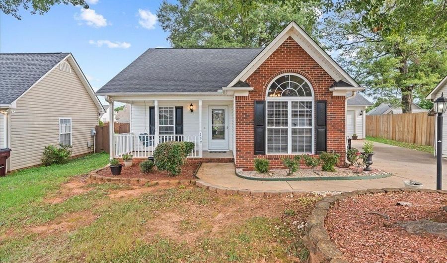 739 Running Creek Ln, Boiling Springs, SC 29316 - 3 Beds, 2 Bath