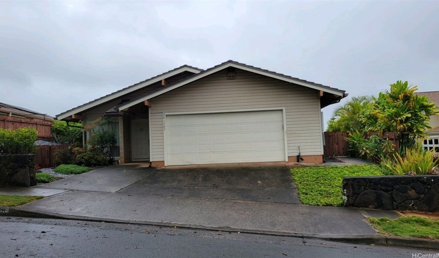 98-1789 Hapaki St, Aiea, HI 96701 - 4 Beds, 2 Bath