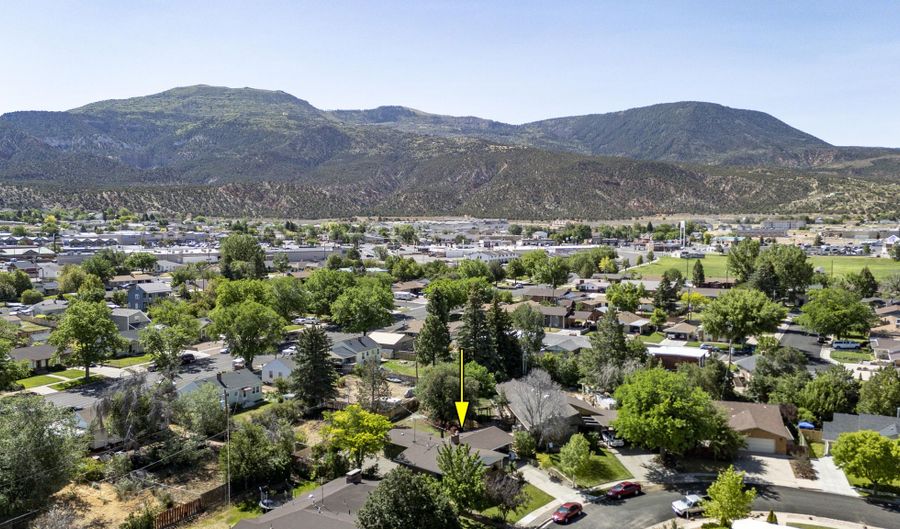 437 Circleway Dr, Cedar City, UT 84720 - 7 Beds, 2 Bath