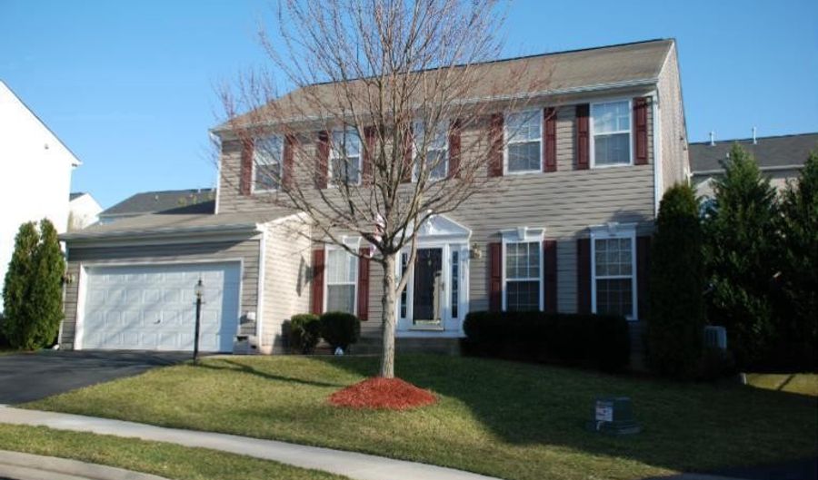 15604 SABINE HALL Pl, Woodbridge, VA 22193 - 4 Beds, 3 Bath