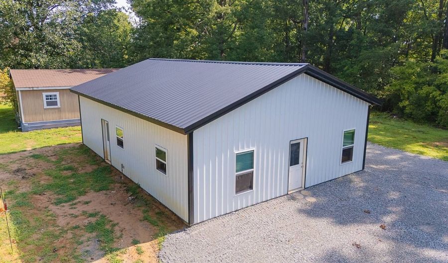 1000 Point Mason Rd, Big Sandy, TN 38221 - 3 Beds, 2 Bath