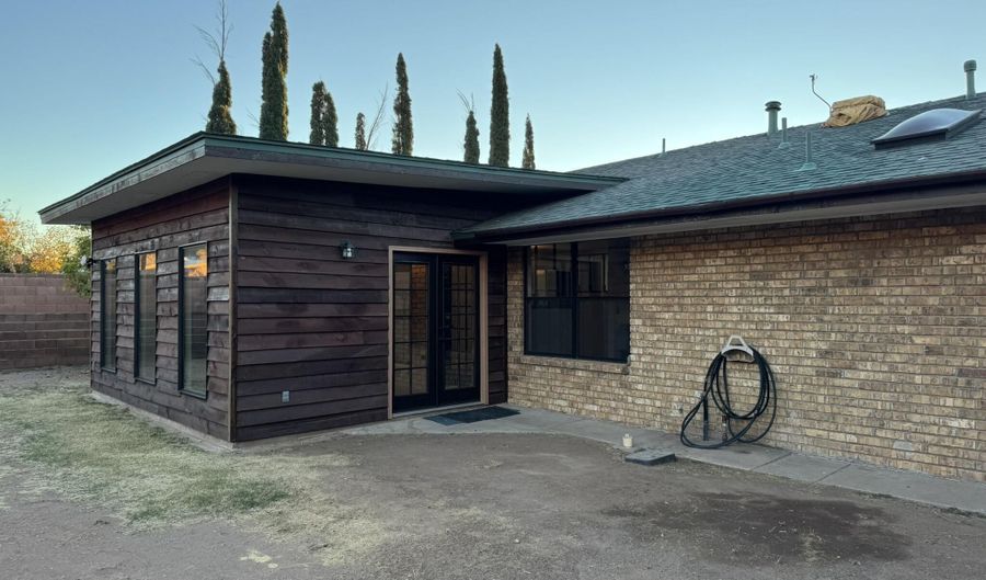 404 Sunbeam Ave, Alamogordo, NM 88310 - 3 Beds, 2 Bath