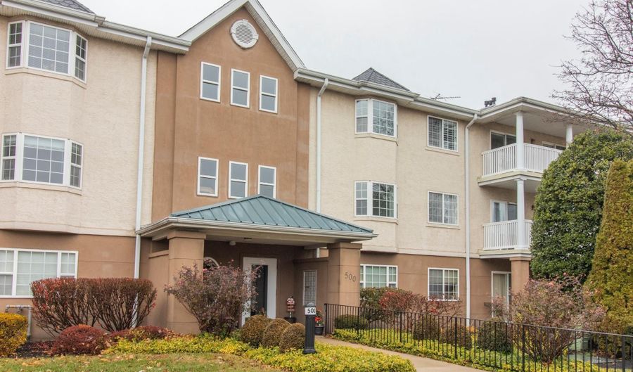 509 PAOLI POINTE Dr 509M, Paoli, PA 19301 - 2 Beds, 2 Bath