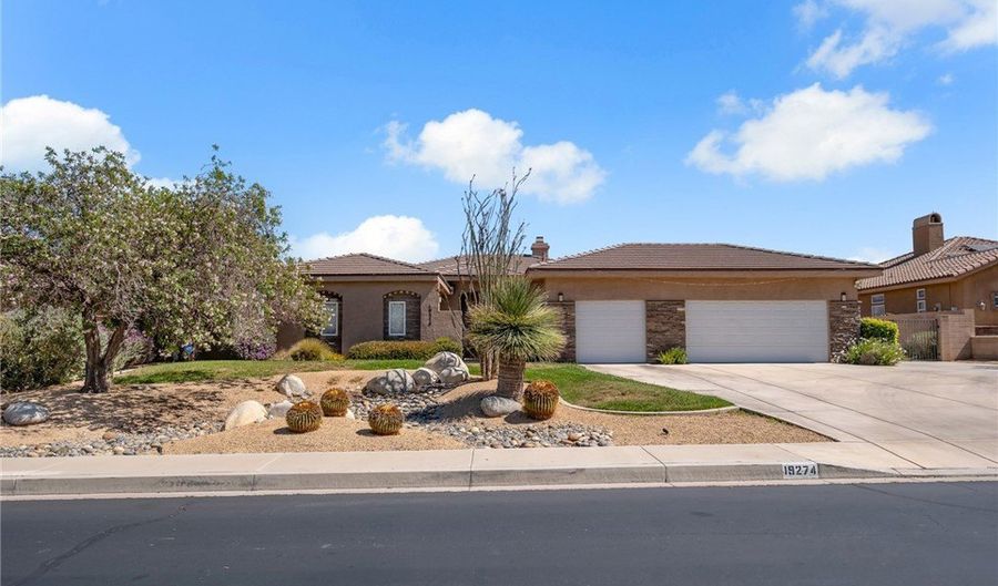 19274 Kanbridge St, Apple Valley, CA 92308 - 3 Beds, 3 Bath