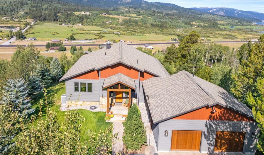 374 UPPER RIDGE Rd, Alpine, WY 83128 - 5 Beds, 3 Bath