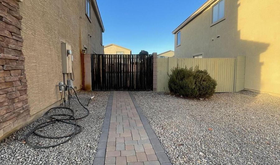 12388 W HAZELWOOD St, Avondale, AZ 85392 - 5 Beds, 3 Bath