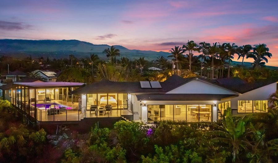 557 Kupulau Dr, Kihei, HI 96753 - 4 Beds, 4 Bath