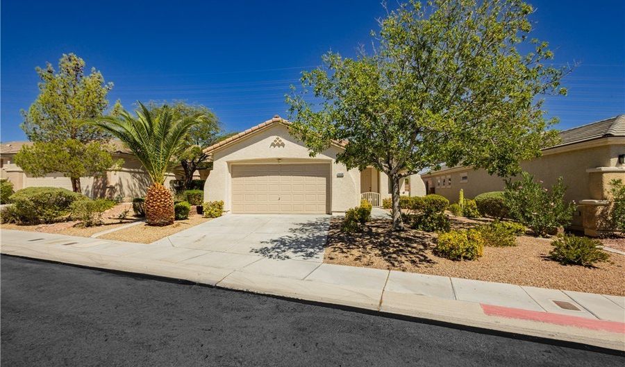 3608 Australian Cloud Dr, Las Vegas, NV 89135 - 3 Beds, 2 Bath
