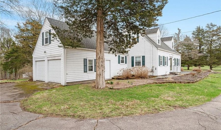 3225 Diamond Hill Rd, Cumberland, RI 02864 - 4 Beds, 3 Bath