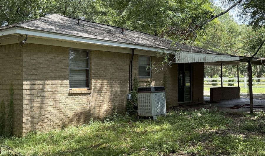 30264 Hwy 278, Aberdeen, MS 39730 - 2 Beds, 1 Bath