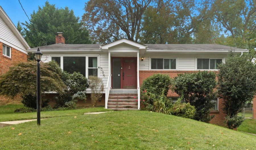 1454 ROXANNA Rd NW, Washington, DC 20012 - 4 Beds, 3 Bath