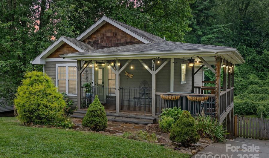 19 Rhudy Rd, Asheville, NC 28806 - 3 Beds, 2 Bath