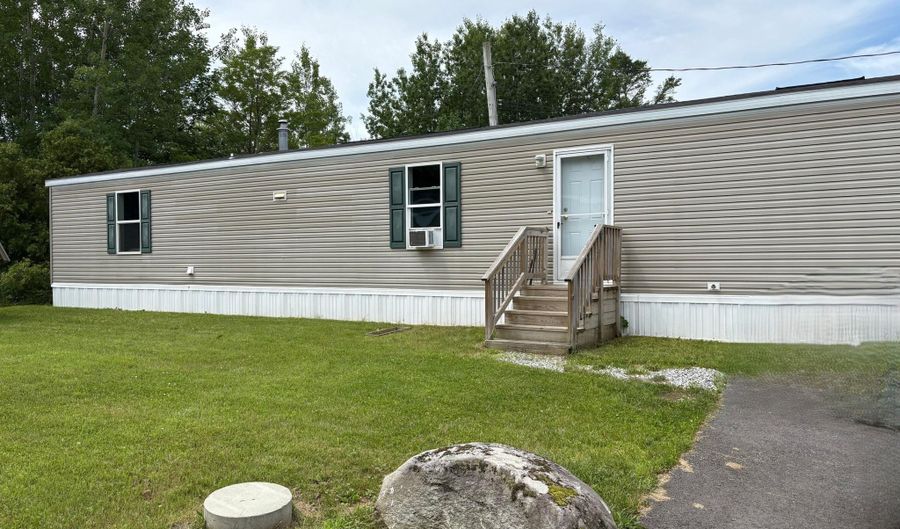 13 RW MacLeod Ln, Belfast, ME 04915 - 2 Beds, 2 Bath