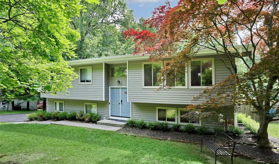 89 Regina Rd, Airmont, NY 10952 - 8 Beds, 5 Bath