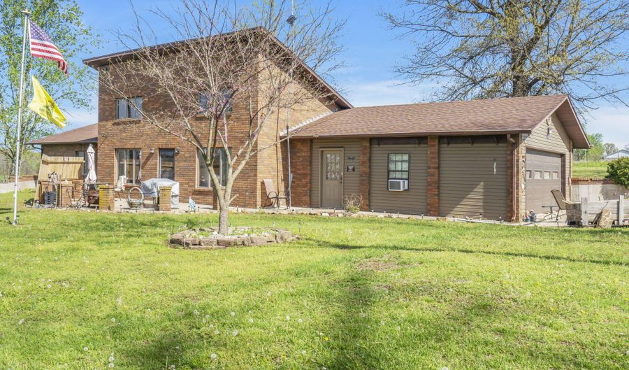 19077 Lawrence 2170, Aurora, MO 65605 - 2 Beds, 2 Bath