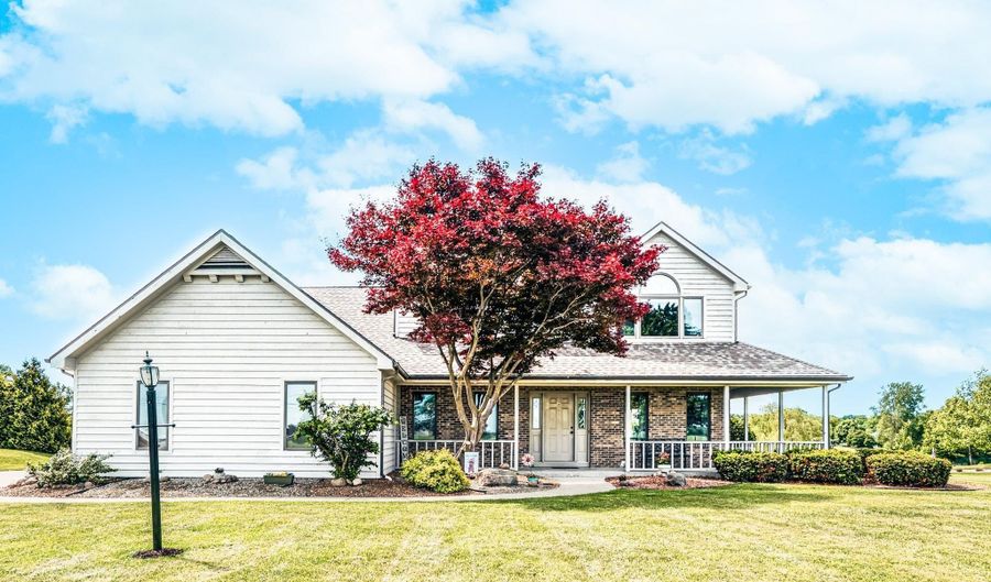 3582 County Road 34, Auburn, IN 46793 - 4 Beds, 3 Bath